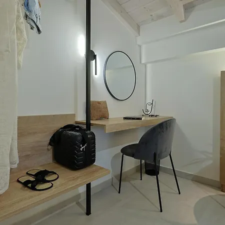 Mythical Olympus Mare Seaside Pool 卡泰里尼