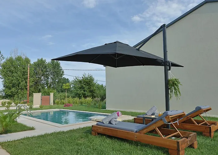 Mythical Olympus Mare Seaside Pool 别墅 卡泰里尼